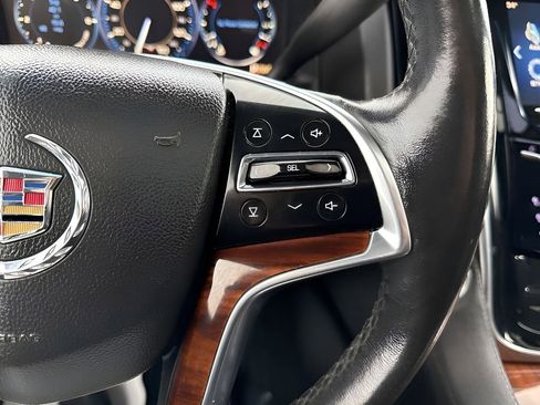 Used 2015 Cadillac Escalade Luxury AWD/4WD image 38