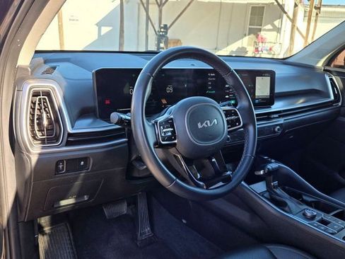 Used 2024 Kia Sorento S image 15