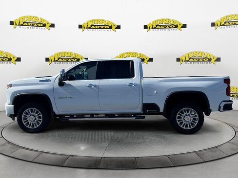 Used 2023 Chevrolet Silverado 2500 High Country AWD/4WD image 2