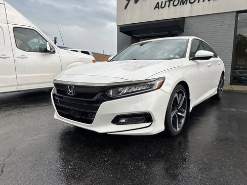 Used 2018 Honda Accord Sport image 3
