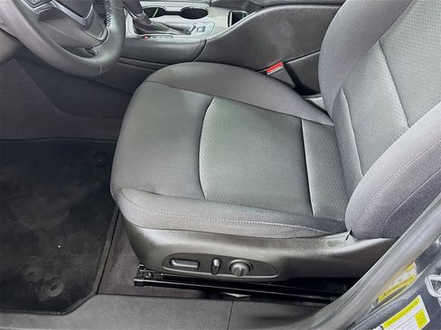 Used 2017 Chevrolet Malibu Hybrid w/ Driver Confidence Package image 13