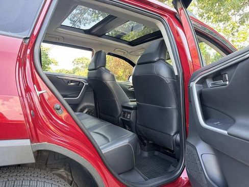 Used 2019 Toyota RAV4 Limited w/ Advanced Technology Package AWD/4WD image 15