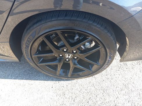 Used 2025 Honda Civic Sport image 32