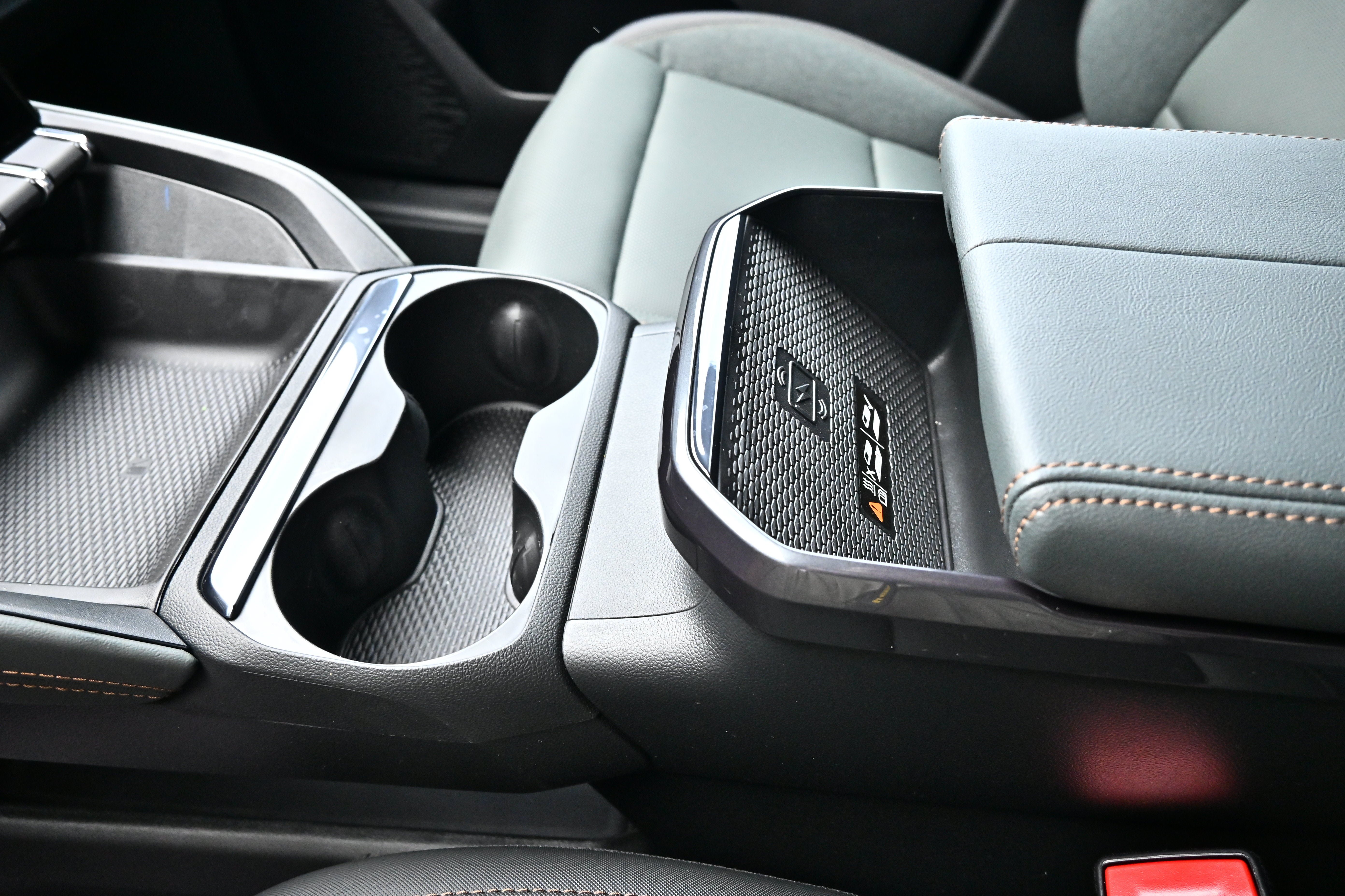 New 2027 GMC Terrain AT4 w/ Technology Package II AWD/4WD image 28