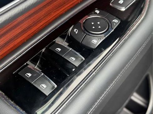 Used 2024 Lincoln Navigator Reserve image 15