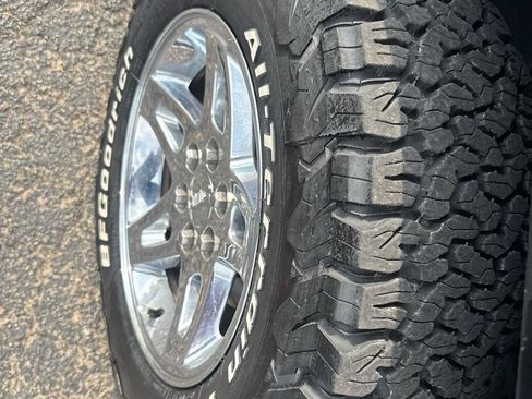 Used 2008 GMC Sierra 1500 SLT w/ All-Terrain Package image 25