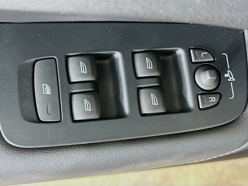 Used 2024 Volvo XC60 B5 Core image 15