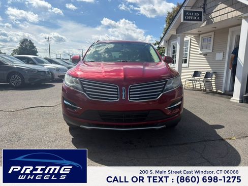 Used 2018 Lincoln MKC Premiere FWD image 2