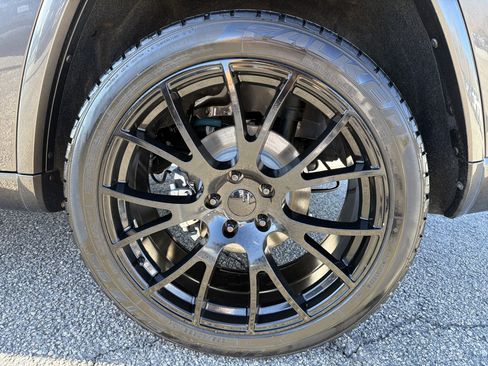 Used 2020 Jeep Grand Cherokee Altitude image 21