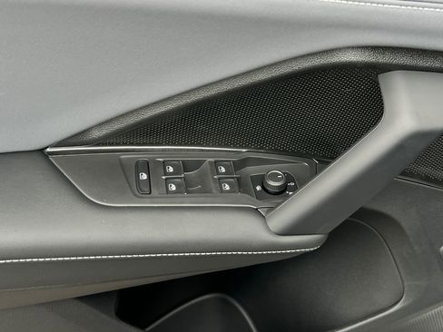 New 2026 Volkswagen Tiguan SE image 18