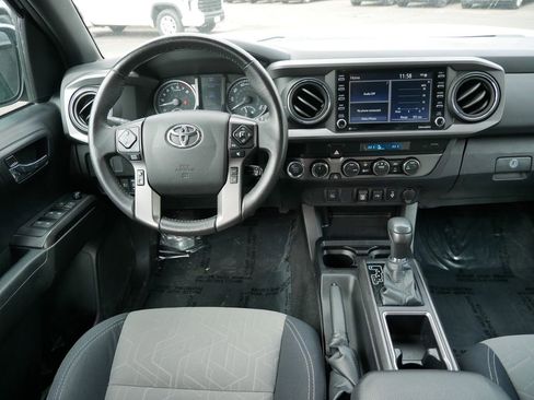 Used 2021 Toyota Tacoma TRD Off-Road AWD/4WD image 13