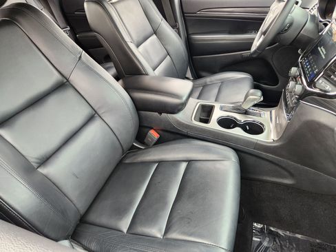Used 2019 Jeep Grand Cherokee Limited image 16
