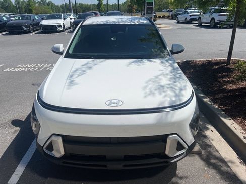 Used 2024 Hyundai Kona SEL image 1