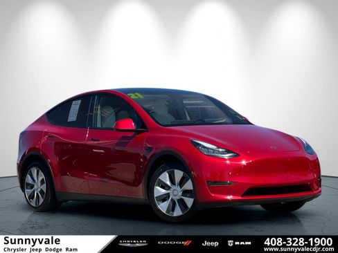 Used 2021 Tesla Model Y Long Range AWD/4WD image 1