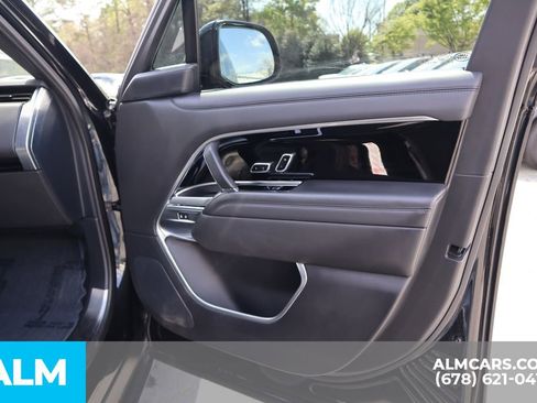Used 2024 Land Rover Range Rover Long Wheelbase SE image 32