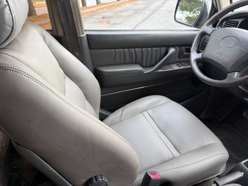 Used 1996 Toyota Land Cruiser image 46