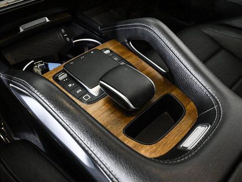 Certified 2025 Mercedes-Benz GLE 450e 4MATIC image 13