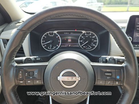 Used 2024 Nissan Rogue SV w/ SV Premium Package FWD image 11
