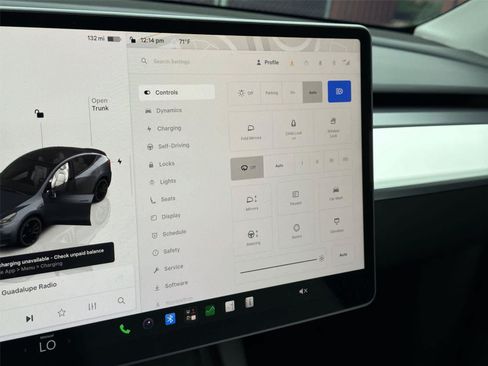 Used 2023 Tesla Model Y Performance AWD/4WD image 36