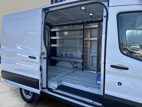 Used 2019 Ford Transit 250 130 Medium Roof image 21