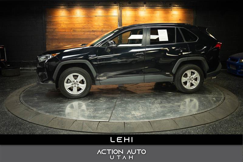 Used 2020 Toyota RAV4 XLE AWD/4WD image 1