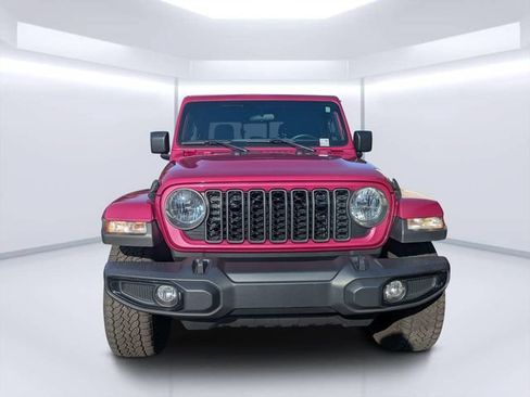 Used 2024 Jeep Gladiator Sport AWD/4WD image 8