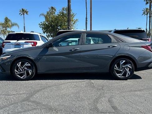 Certified 2025 Hyundai Elantra Sport image 7