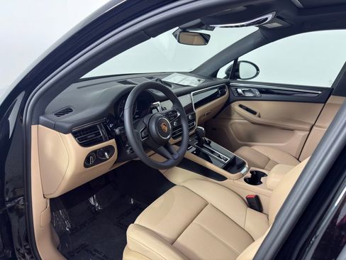 New 2026 Porsche Macan AWD/4WD image 4