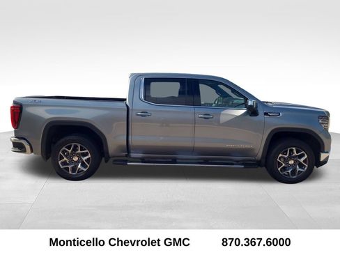Used 2025 GMC Sierra 1500 SLT AWD/4WD image 8