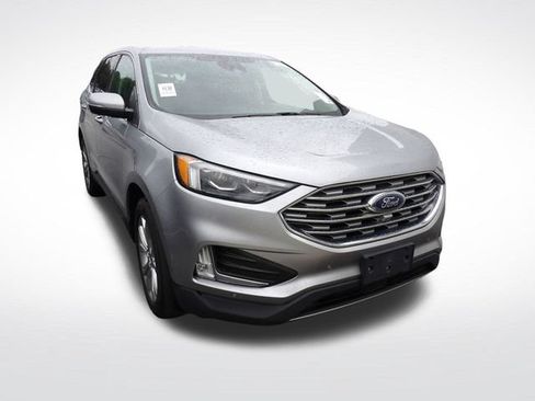 Used 2022 Ford Edge Titanium w/ Equipment Group 301A AWD/4WD image 2
