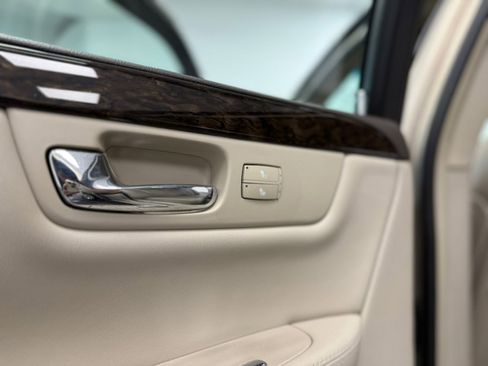 Used 2008 Cadillac DTS w/ Sun And Sound Package FWD image 60