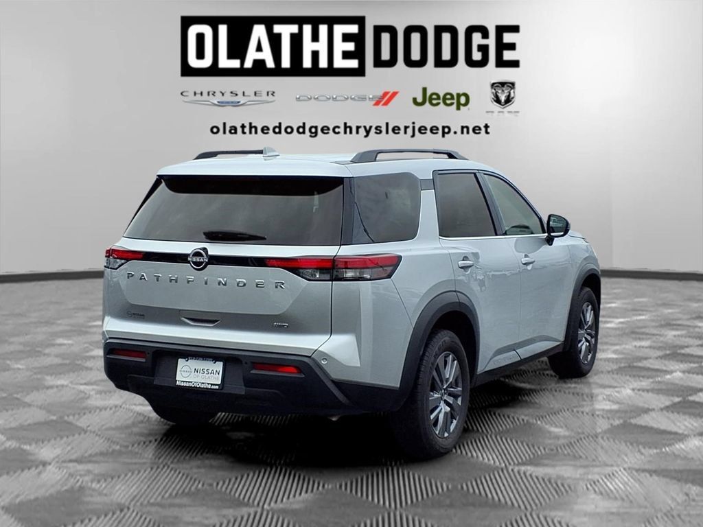 Used 2025 Nissan Pathfinder SV AWD/4WD image 30