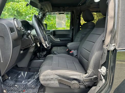 Used 2012 Jeep Wrangler Sport w/ Connectivity Group AWD/4WD image 12