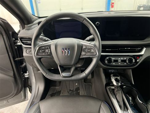 Certified 2024 Buick Envista Sport Touring w/ Convenience I Package image 19