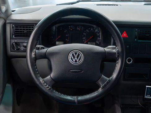 Used 2002 Volkswagen Eurovan GLS image 39