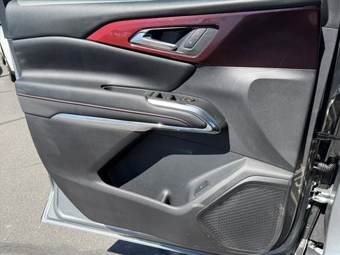New 2026 Chevrolet Traverse Z71 w/ LPO, Floor Liner Package AWD/4WD image 9