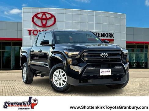Used 2025 Toyota Tacoma SR5 image 1