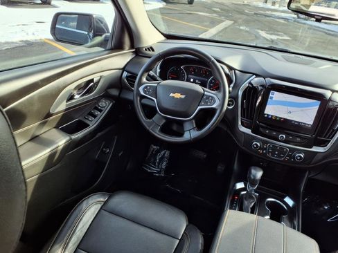 Used 2021 Chevrolet Traverse LT w/ LT Premium Package image 13