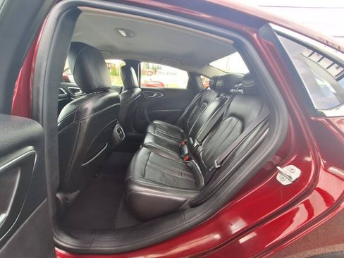 Used 2016 Chrysler 200 Limited Platinum w/ Comfort & Convenience Group FWD image 17