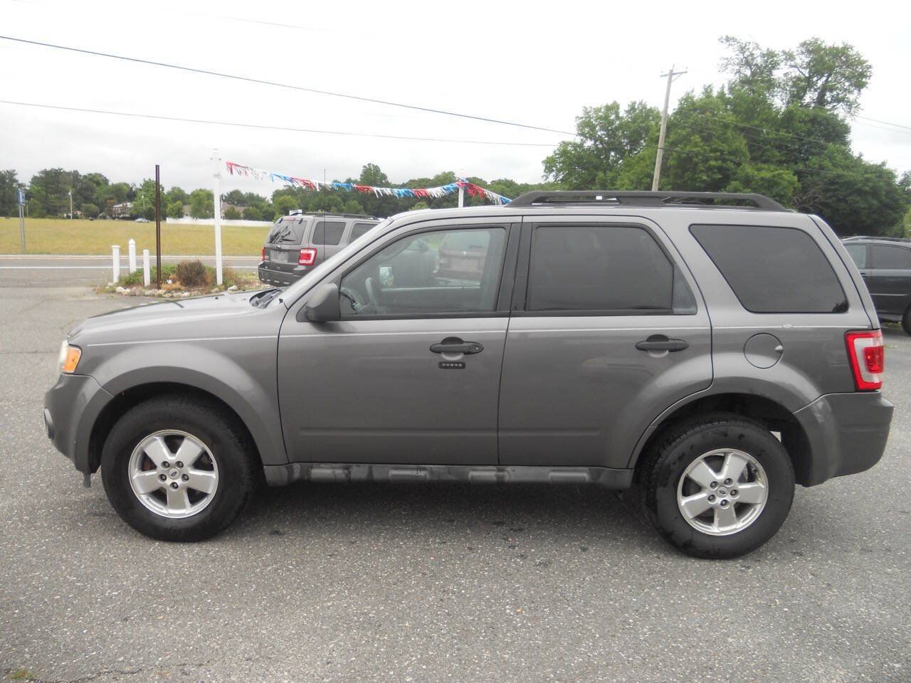 Used 2011 Ford Escape XLT w/ 203A Rapid Spec Order Code FWD image 1
