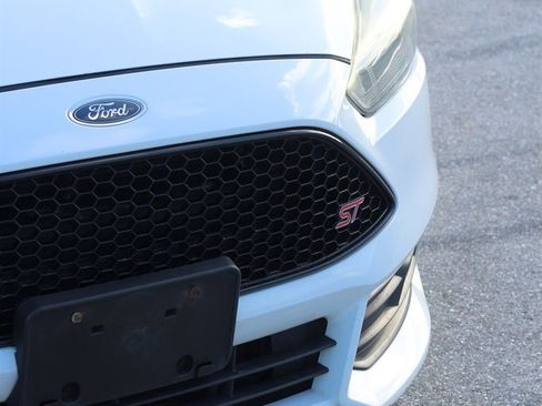 Used 2016 Ford Focus ST FWD image 4