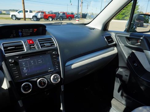 Used 2017 Subaru Forester 2.5i Premium image 19