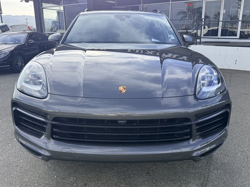 Used 2020 Porsche Cayenne AWD/4WD image 2