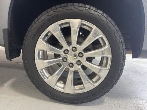 Used 2019 Chevrolet Silverado 1500 High Country image 9