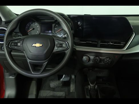 Used 2024 Chevrolet Trax LS w/ LS Convenience Package image 13