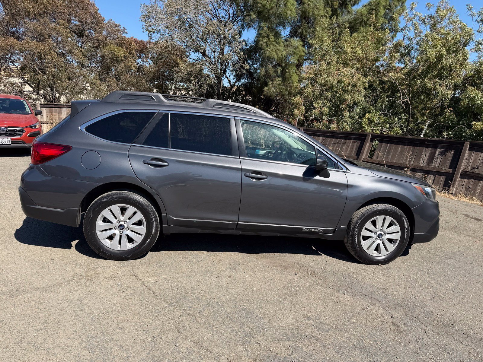 Used 2019 Subaru Outback 2.5i Premium AWD/4WD image 6