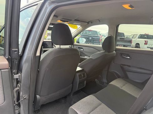 Used 2023 Nissan Rogue SV AWD/4WD image 8