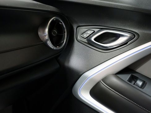 Used 2017 Chevrolet Camaro LT RWD image 14