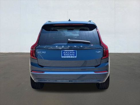 New 2026 Volvo XC90 T8 Ultra w/ Protection Package AWD/4WD image 5