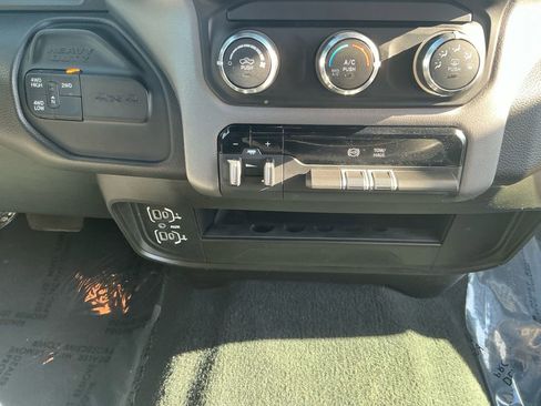 Used 2024 RAM 2500 Big Horn image 17